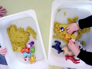 Sable Magique : Activité Ludique et Sensorielle