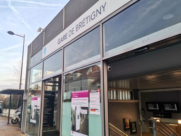 Gare RER C de Brétigny-sur-Orge à 8 minutes à pied de l’accueil